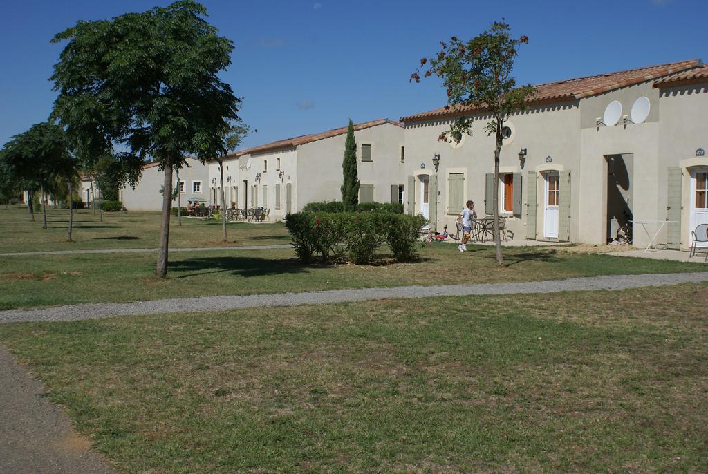 Hotel Restaurant Les Jasses De Camargue Gallargues-le-Montueux Exterior photo